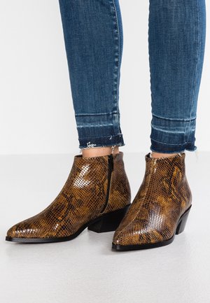 Enkelkaarsjes - white