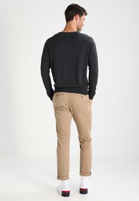 Tommy Hilfiger V-NECK  - Maglione - charcoal heather