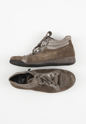 Botines con cordones - brown