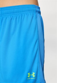 Under Armour CHALLENGER - Korte broeken - blue atlantis/high visibility yellow