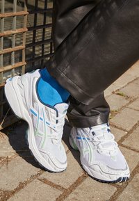 GEL-1090 - Sneakers laag - white/blue coast