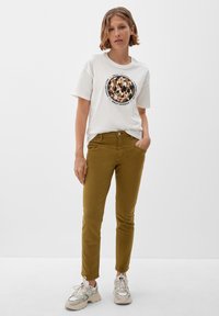 s.Oliver Slim fit jeans - guacamole