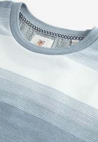Next TEXTURED STRIPE- REGULAR FIT - Trükipildiga T-särk - blue white