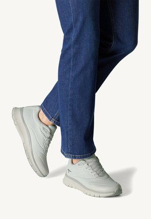 Sneakers - white