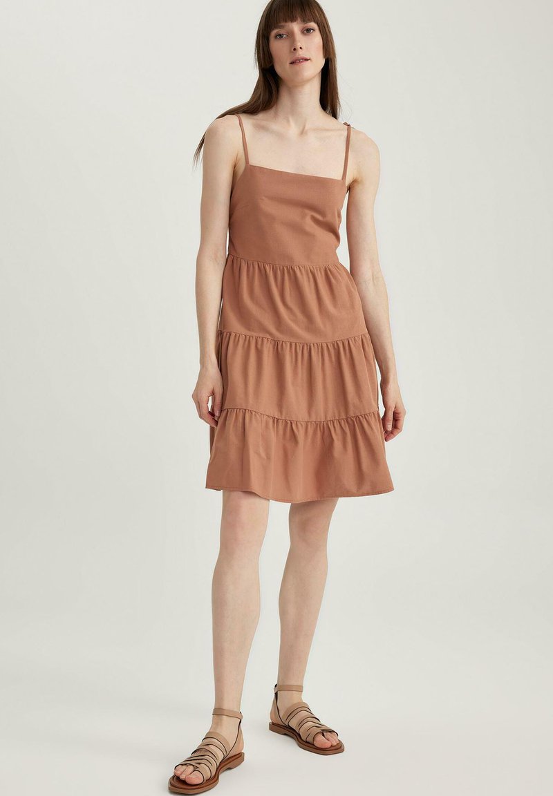 DeFacto Jurk camel