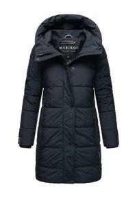 Námornícky modrý puffový kabát s kapucňou, ktorý má zips, patentky a prešívaný dizajn. Dlhé rukávy a bočné vrecká sú zahrnuté.