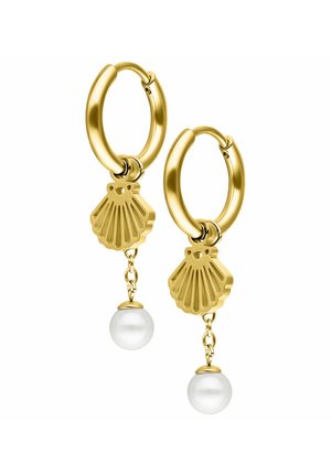 Goldene Creolen mit einem Muschel-Anhänger und einer Perlen- und Tropfenform. Die Muschel hat eine strukturierte Oberfläche, die dem Design Detail verleiht.
