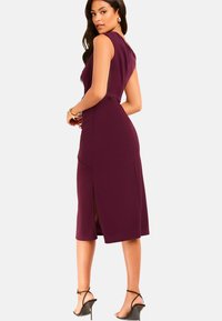Lipsy DRAPE ONE SHOULDER RUCHED MIDI  - Denní šaty - fig