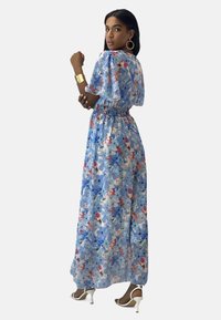 Elara Robe longue - hellblau