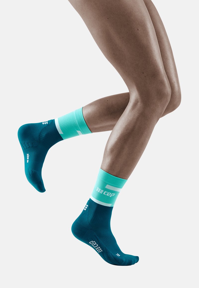 CEP THE RUN COMPRESSION SOCKS MID CUT WOMEN - MADE IN GERMANY - Sports socks - ocean petrol