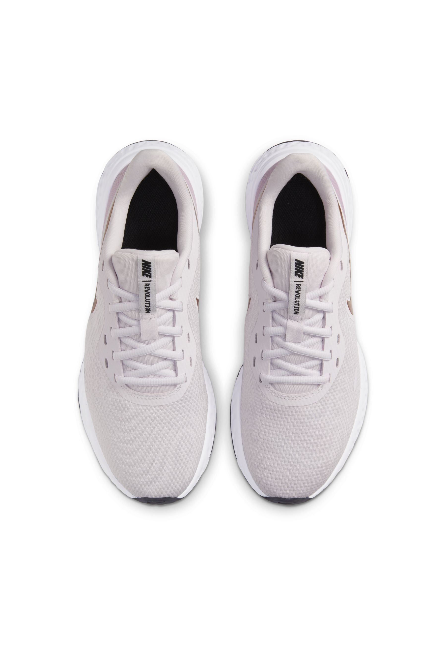 nike white revolution 5
