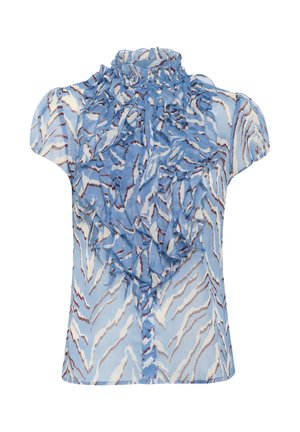 Blouse bleu à motif avec un col haut à volants, des manches courtes et une boutonnière, fabriquée en tissu léger et transparent à la texture lisse.