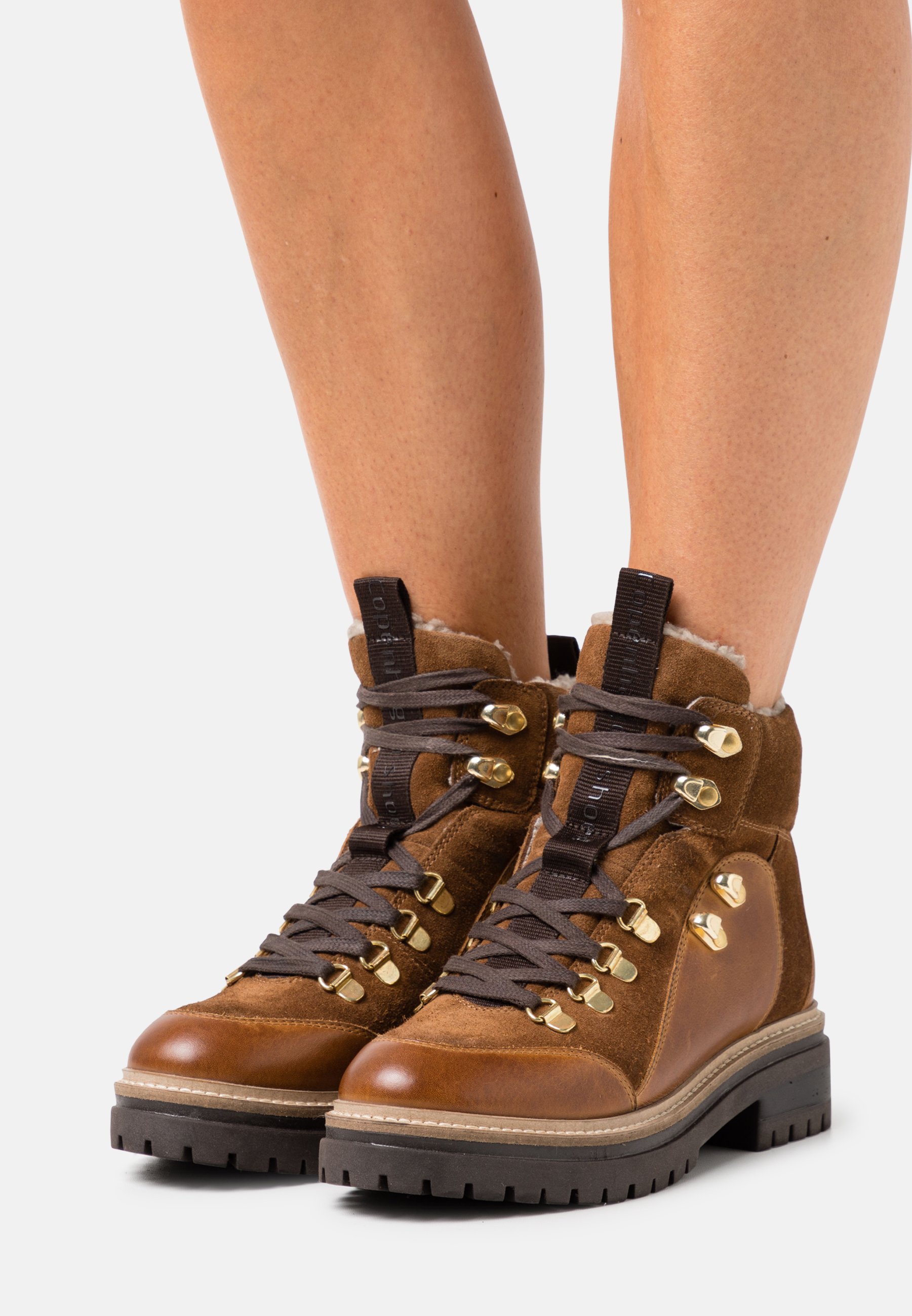 hipster brown boots