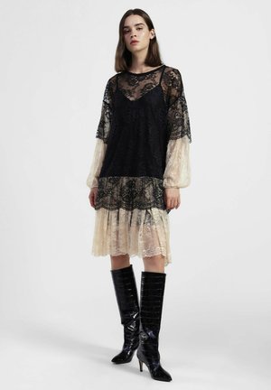 MIDI CON MANICHE LUNGHE - Vestito casual - nero avorio