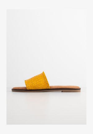 Tamaris Mules - sun