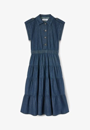 Dżinsowa sukienka midi z krótkimi rękawami, zapinana na guziki z przodu, z falbanami na spódnicy, kołnierzykiem i dopasowaną elastyczną talią.