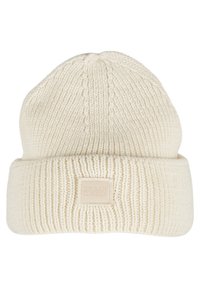 Caciula tricotată în crem, cu o textură ribbed. Mufa pliată prezintă o etichetă de brand pătrată. Material moale și călduros, ideal pentru vreme rece.