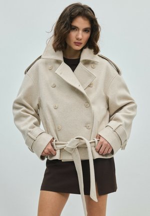 Stradivarius, CROPPED TRENCH JACKET - Veste légère - beige