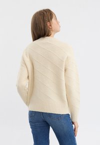 Even&Odd Strikkegenser - off-white