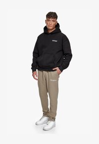 Ausgewählt, simply taupe