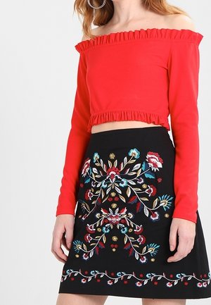 Top s dlouhým rukávem - white