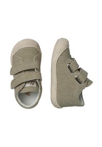 Scarpe di tela verde chiaro con due cinturini in Velcro, suole in gomma bianca e punta tonda. Presentano un tessuto testurizzato e dettagli cuciti.