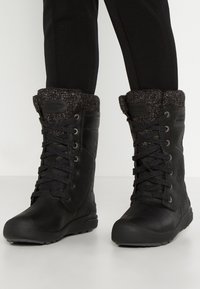 Keen Zimní obuv - black