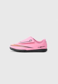 Seleccionado, magic flamingo/total crimson/black
