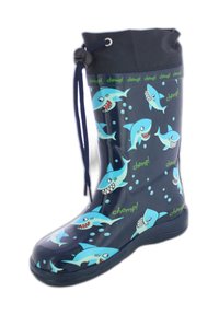 Botte de pluie en caoutchouc bleu avec des motifs de requin, partie supérieure noire et cordon de serrage. Présente une texture lisse et une semelle antidérapante.