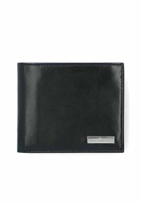 Czarny skórzany portfel o gładkiej fakturze, składany w formacie bifold, z metalową tabliczką z logo na froncie. Posiada widoczne szwy na krawędziach.