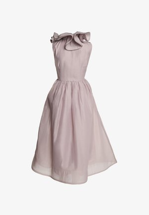 Roze mouwloze jurk met een verrassende halslijn, gathered taille en vloeiende rok. Gemaakt van lichtgewicht stof met een zachte textuur.