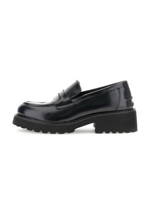 Mocassino in pelle nera con suola in gomma spessa e tacco basso, caratterizzato da una classica striscia a penny sul davanti.