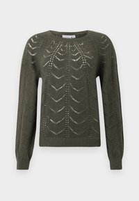 Oliwkowy sweter dziany z okrągłym dekoltem i długimi rękawami, o teksturowanym, otwartym wzorze i ściągaczu na dole.