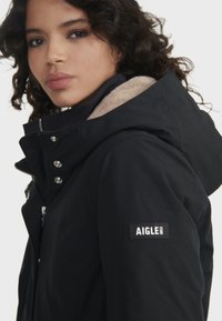 Aigle Abrigo de invierno - black