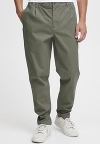 Solid SDGIOELE DAD FIT - Tygbyxor - dusty olive