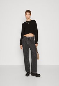 ONLY ONLMIKANI CROP STRUCTURE O NECK - Trui - black