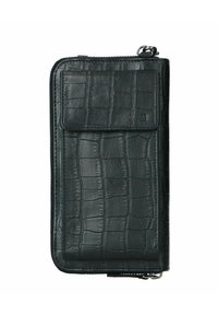 Portafoglio in pelle nera con stampa a coccodrillo, chiusura zip, tasca frontale con pattina e branding minimalista. Presenta una superficie testurizzata e un design elegante.