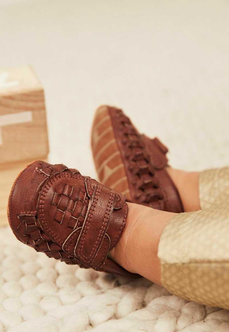 Next REGULAR FIT - Chaussures à scratch - tan brown