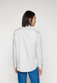 Kigili ADRIAN - Alkalmi ing - mid grey