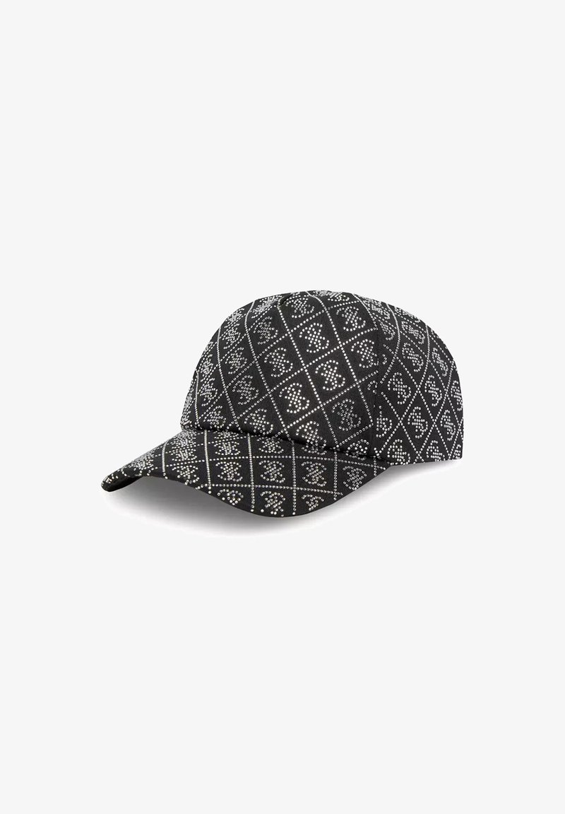 Casquette noire avec un motif en losange orné de clous en argent. Visière incurvée et tissu doux, conçu pour un ajustement confortable.