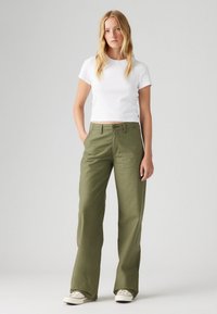Levi's® 90S STRAIGHT - Hlače - ivy green
