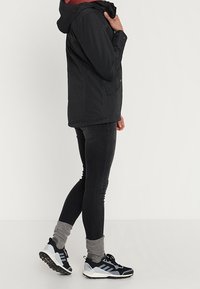 Jack Wolfskin Zimní bunda - black