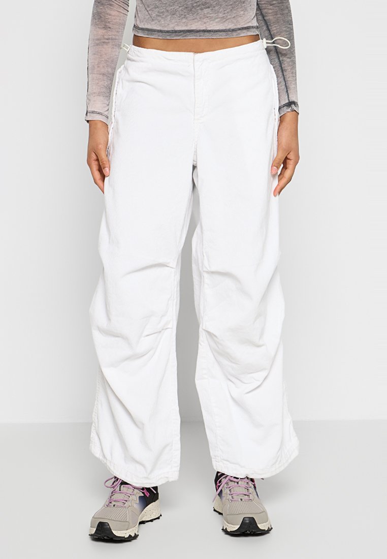 BDG Urban Outfitters Broek wit