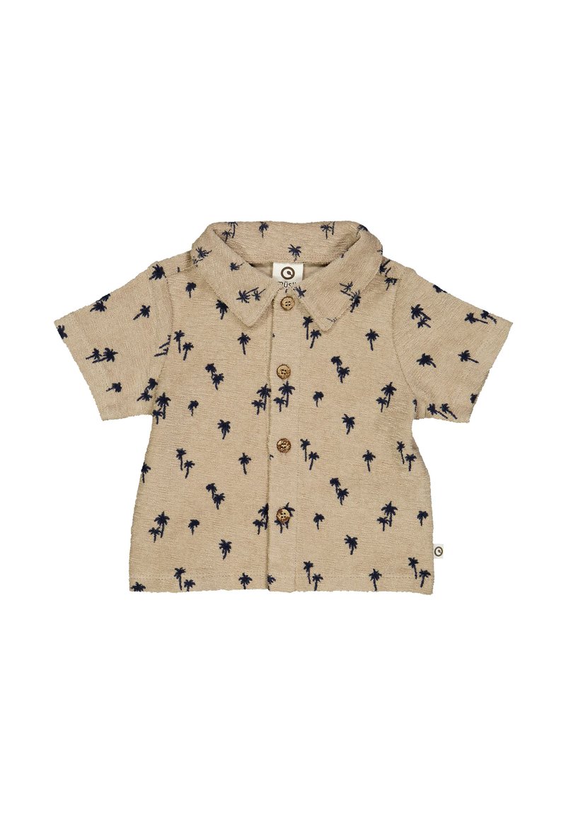 Camicia beige a maniche corte con motivo di palme navy, colletto e bottoni in legno. Il tessuto ha una finitura testurizzata.