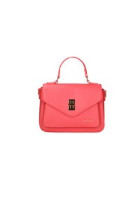Borsa a mano in pelle corallo con manico superiore e tracolla removibile, dotata di chiusura con patta frontale e dettagli in metallo dorato.