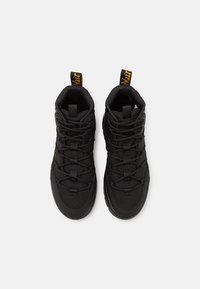 Dr. Martens Stivaletti stringati - black