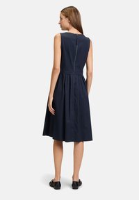 Vera Mont SOMMER TAILLIERT - Freizeitkleid - night sky