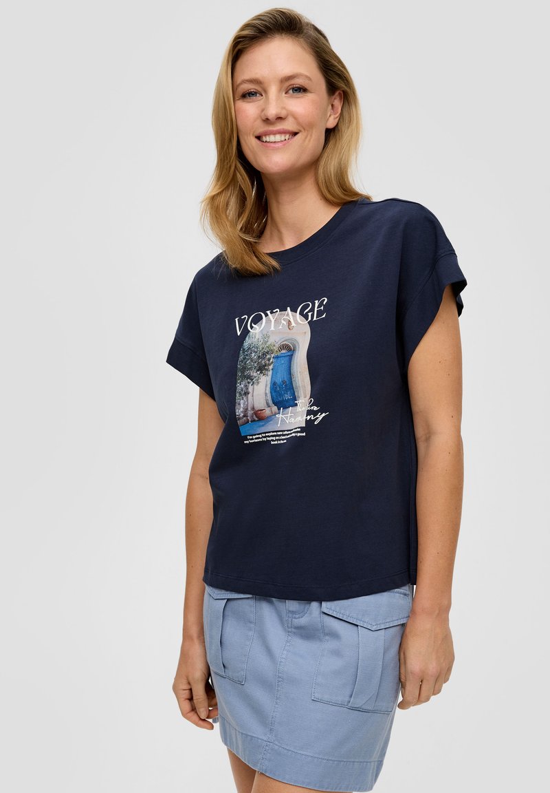 s.Oliver MIT KAPPÄRMELN - T-shirt print - tiefblau