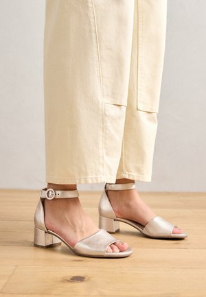 High heeled sandals - puder