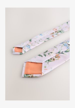 Florale Krawatte mit pastellrosa Grundfarbe und Blumenmustern in Grün und Blau. Satin-orange Akzente an den Spitzen verleihen dem Design besondere Akzente.